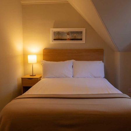 The Tarbet Hotel Exterior foto