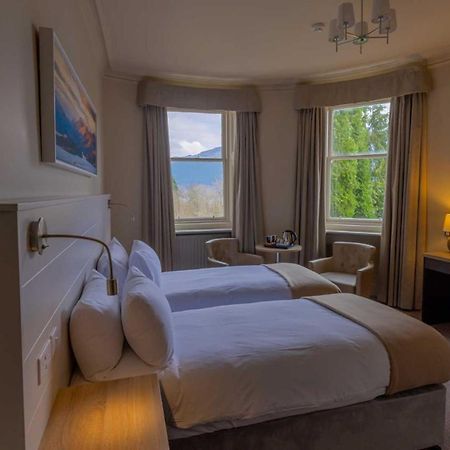 The Tarbet Hotel Exterior foto